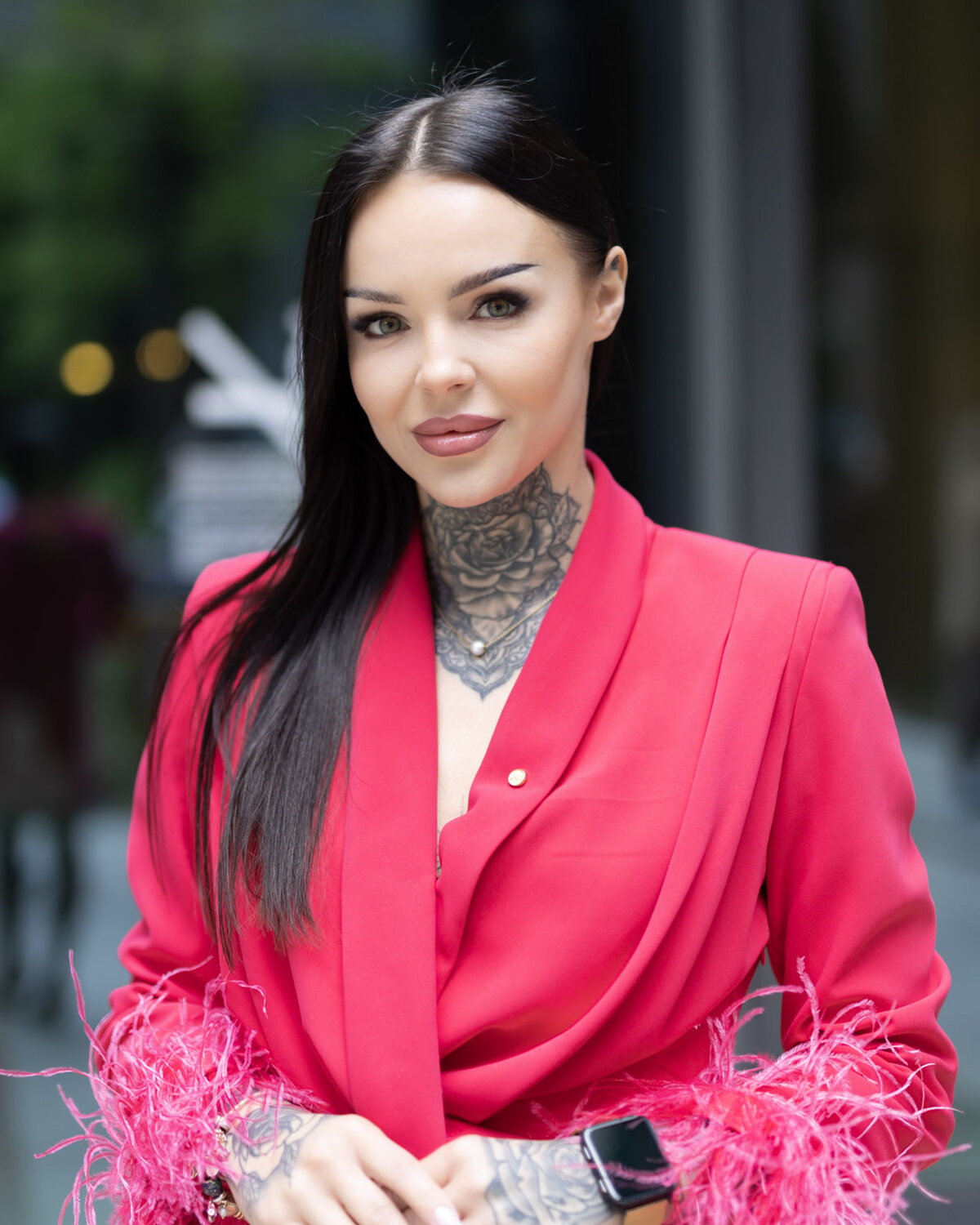 Patrycja Gaweł w czerwonej marynarce